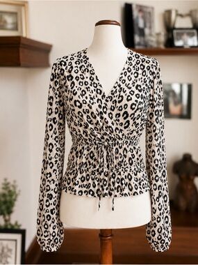 Zara Cream and Black Micro Pleated Leopard-Print Top | Animal Print | size S